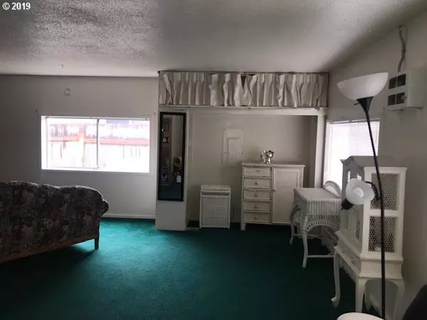 Eugene, OR 97402,2050 PRIMROSE ST