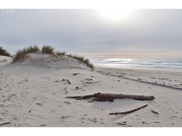 1604 NW OCEANIC LOOP,  Waldport,  OR 97394