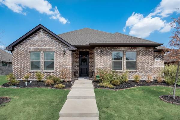 180 Lady Bird Lane, Waxahachie, TX 75165