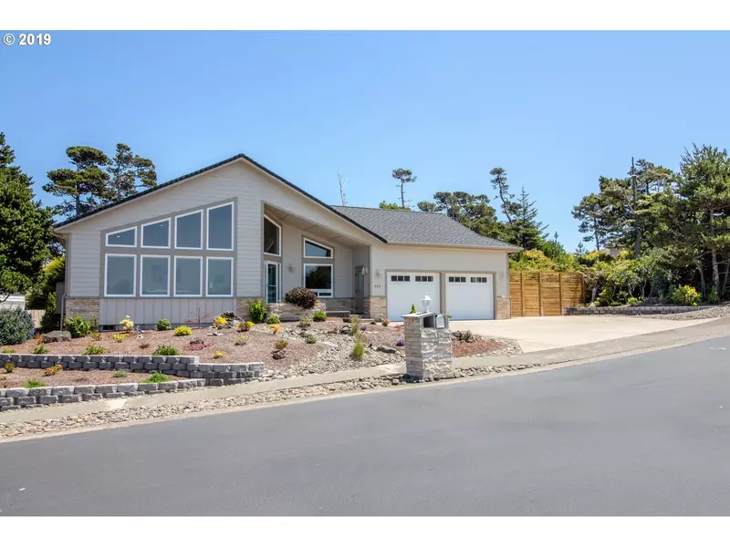 101 SHORELINE DR, Florence, OR 97439