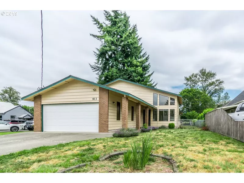 913 RIVER ST, Lebanon, OR 97355