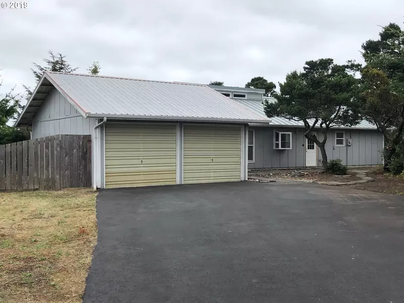 493 SKOOKUM CT, Florence, OR 97439