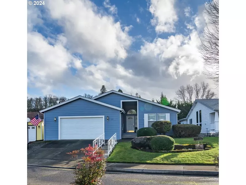 135 LITTLEBROOK LN, Roseburg, OR 97471