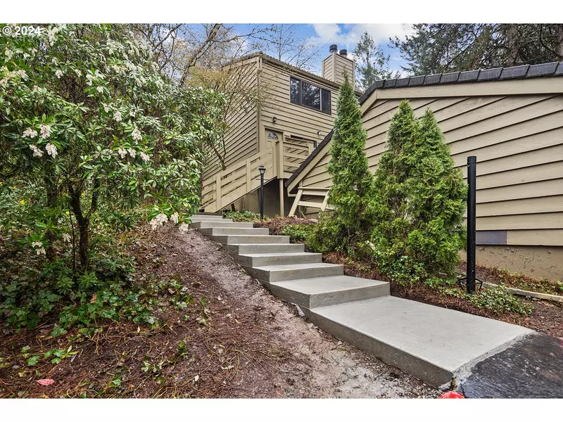 334 CERVANTES, Lake Oswego, OR 97035