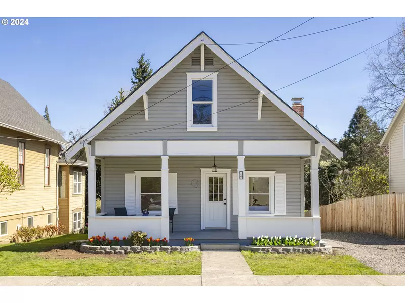 206 S 4TH AVE, Ridgefield, WA 98642