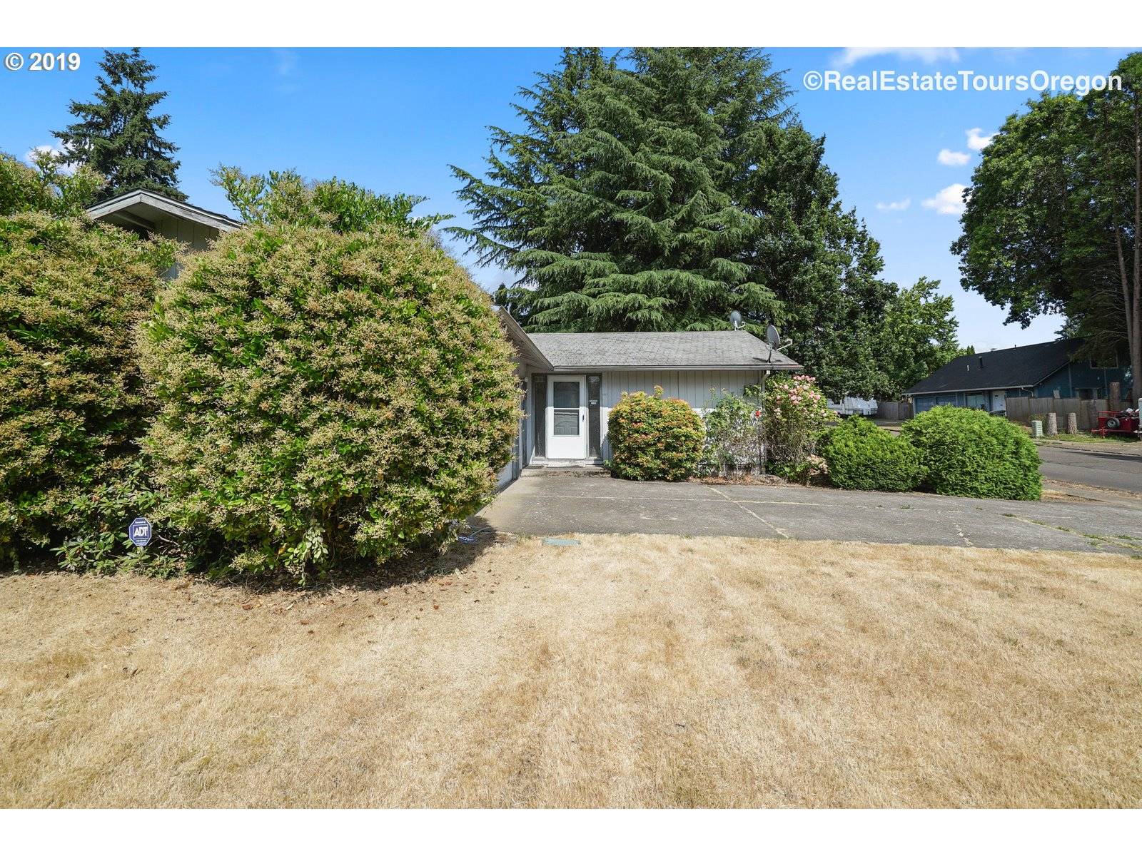 Newberg, OR 97132,2101 OAK DR