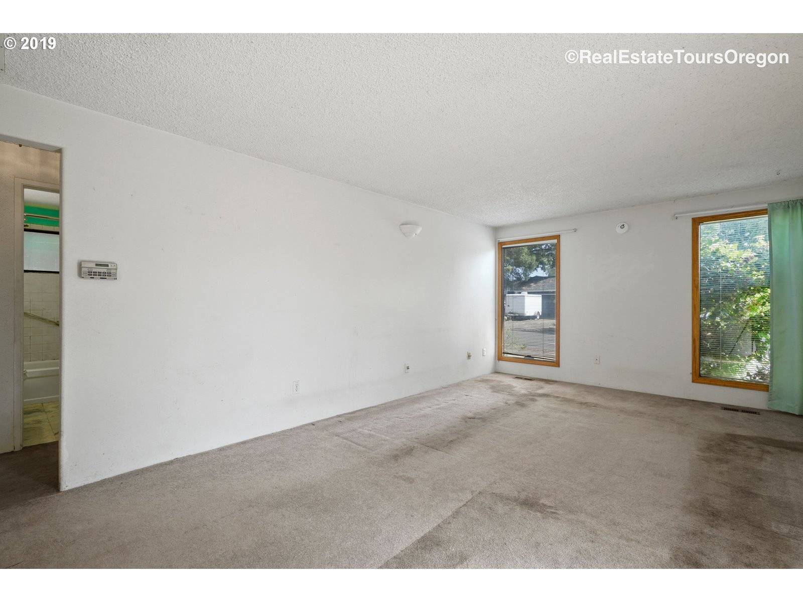 Newberg, OR 97132,2101 OAK DR