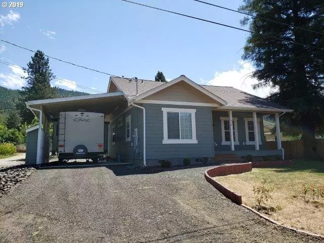 Myrtle Creek, OR 97457,938 CORNUTT ST