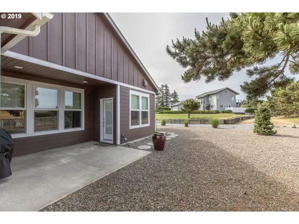 Bandon, OR 97411,1146 THREE WOOD DR