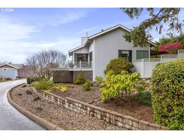 Otter Rock, OR 97369,206 SEA CREST WAY