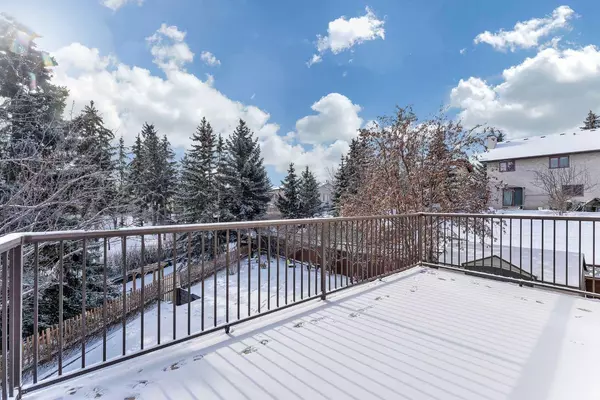 Calgary, AB T3K 3B1,12 Sanderling Rise NW