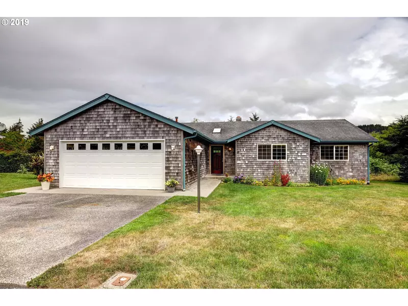 552 Vine Maple CT, Cannon Beach, OR 97110