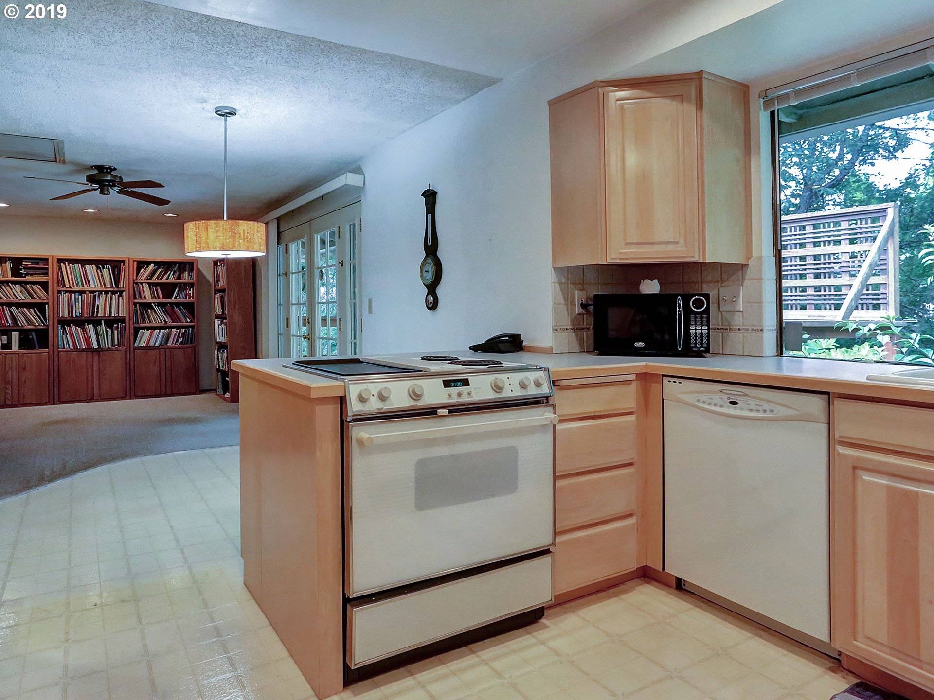 Portland, OR 97221,5812 SW SEYMOUR CT