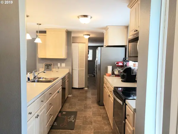 1210 CHASE ST, Eugene, OR 97402