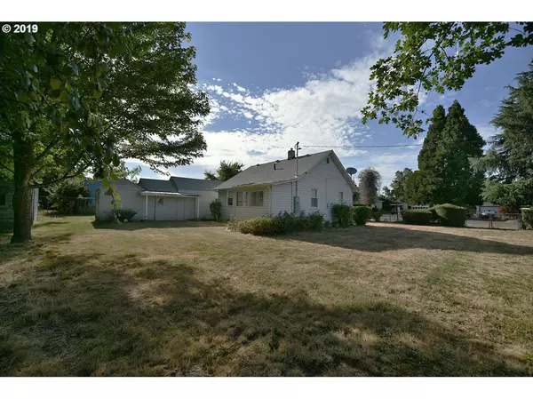 Medford, OR 97501,825 QUEENS DR