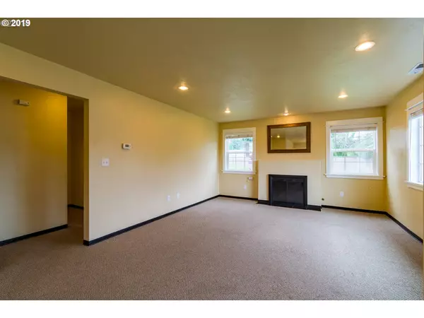 Eugene, OR 97408,110 HILLVIEW LN 2