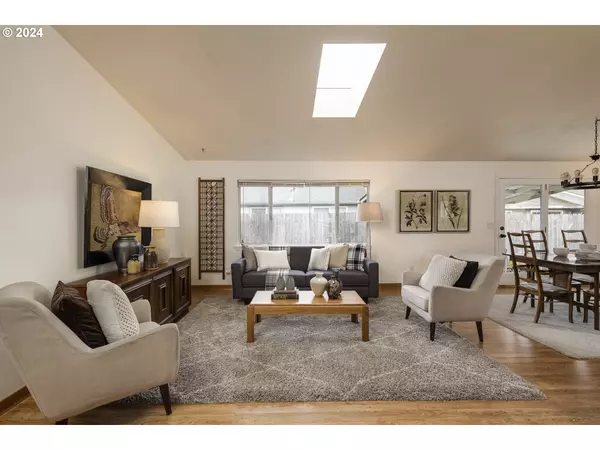 Salem, OR 97317,1015 DERBY CT SE