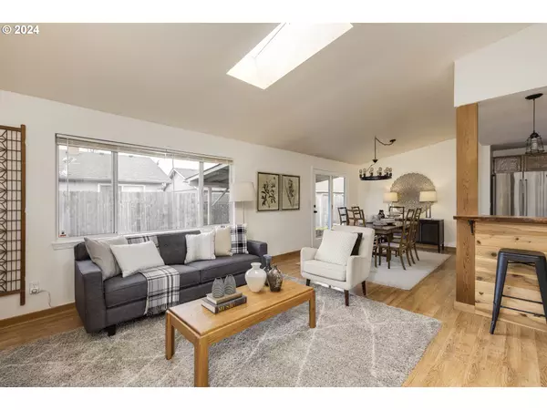 Salem, OR 97317,1015 DERBY CT SE