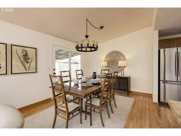 Salem, OR 97317,1015 DERBY CT SE