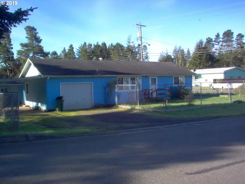 1030 N 8TH, Lakeside, OR 97449