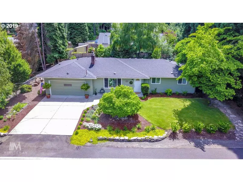 3780 CEDAROAK DR, West Linn, OR 97068