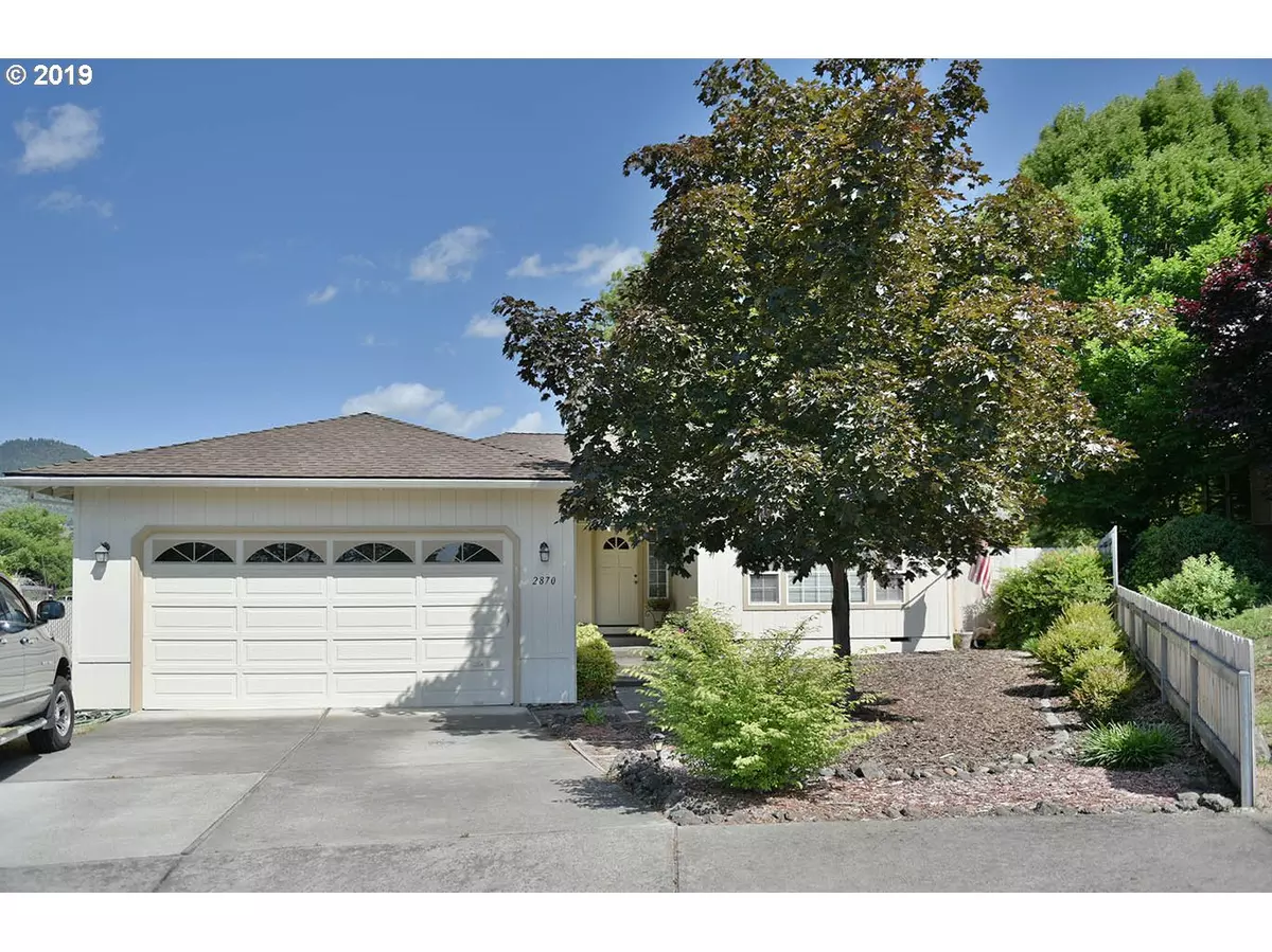 Medford, OR 97504,2870 PINECREST CT