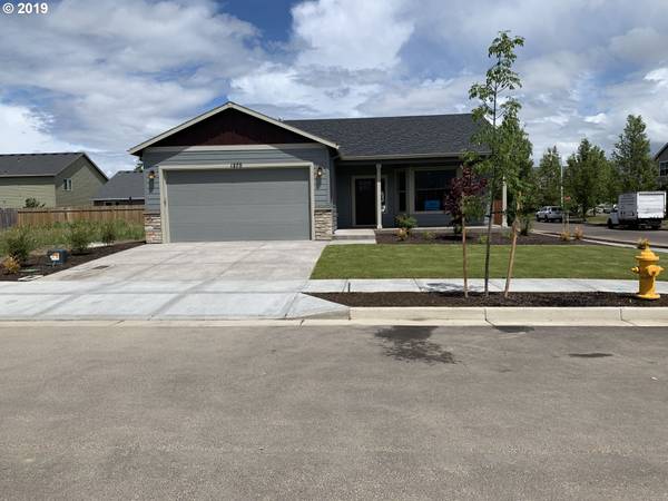 1290 Daylily ST, Woodburn, OR 97071