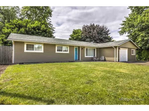 Salem, OR 97305,4567 TREESIDE CT