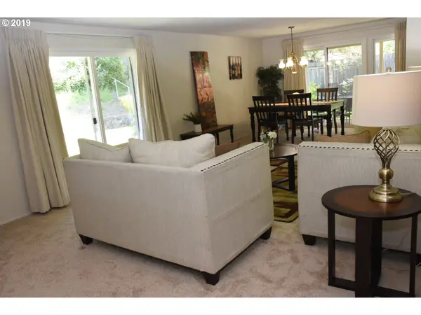 Eugene, OR 97401,1881 HAPPY LN