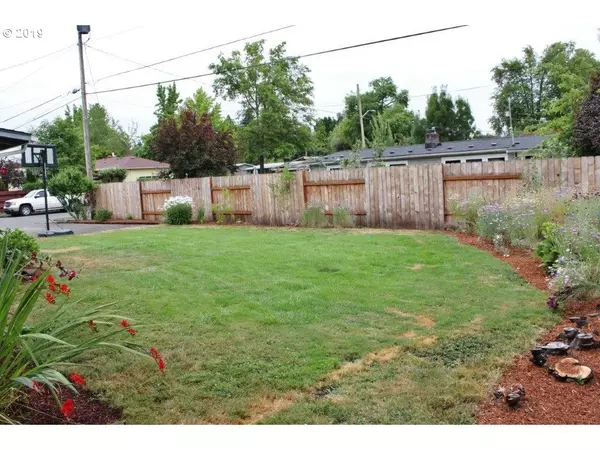 Eugene, OR 97402,1010 W 18TH AVE