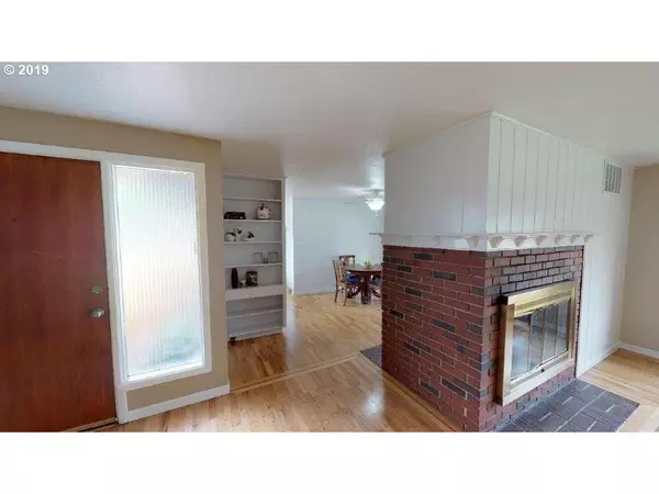 Eugene, OR 97402,1010 W 18TH AVE