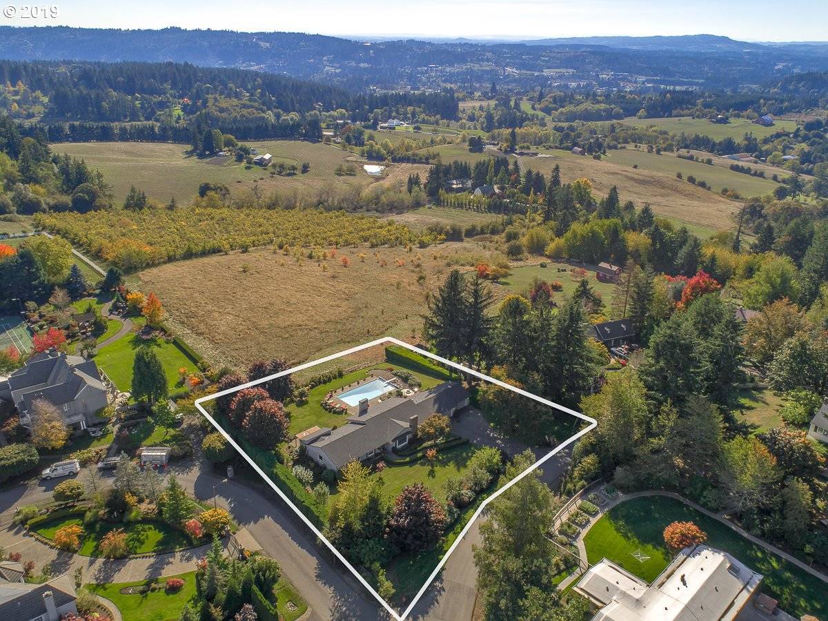 Lake Oswego, OR 97034,18135 CRESTLINE DR