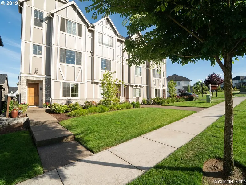 28568 SW VILLEBOIS DR, Wilsonville, OR 97070