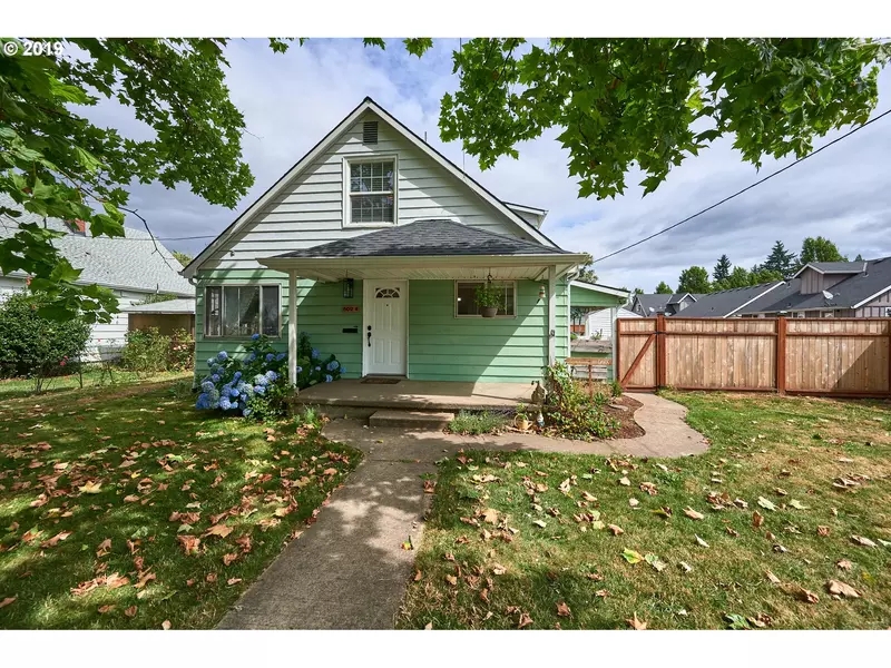 609 W 1ST ST #A, Newberg, OR 97132