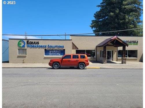 735 SW 5TH ST, Grants Pass, OR 97526