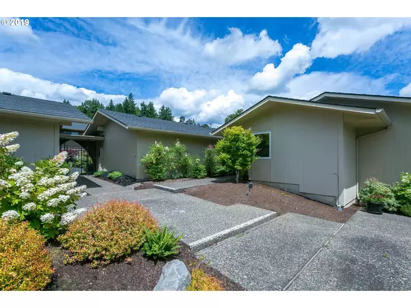 Lake Oswego, OR 97035,12 CONDOLEA DR