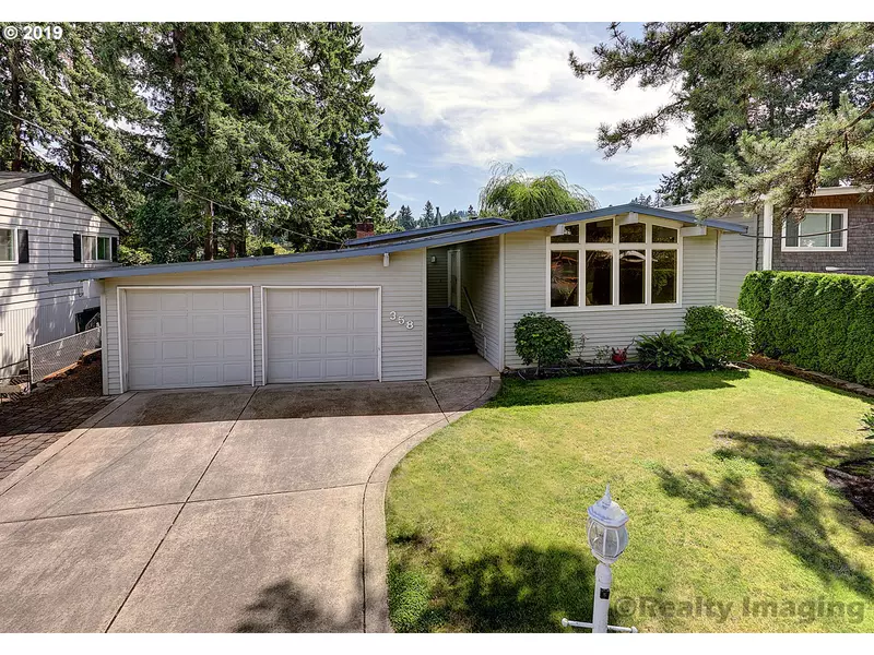 358 LAKE BAY CT, Lake Oswego, OR 97034