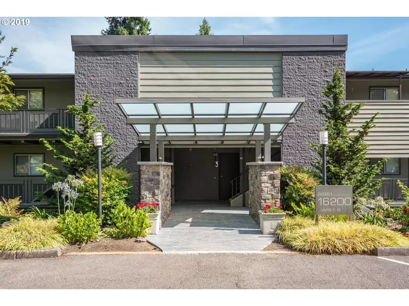 16200 PACIFIC HWY #9, Lake Oswego, OR 97034