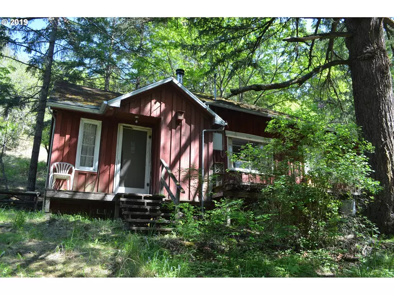 2750 MOSIER CREEK RD, Mosier, OR 97040