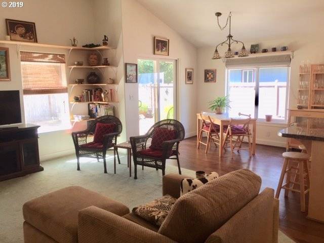 Veneta, OR 97487,88154 LINDSAY LN