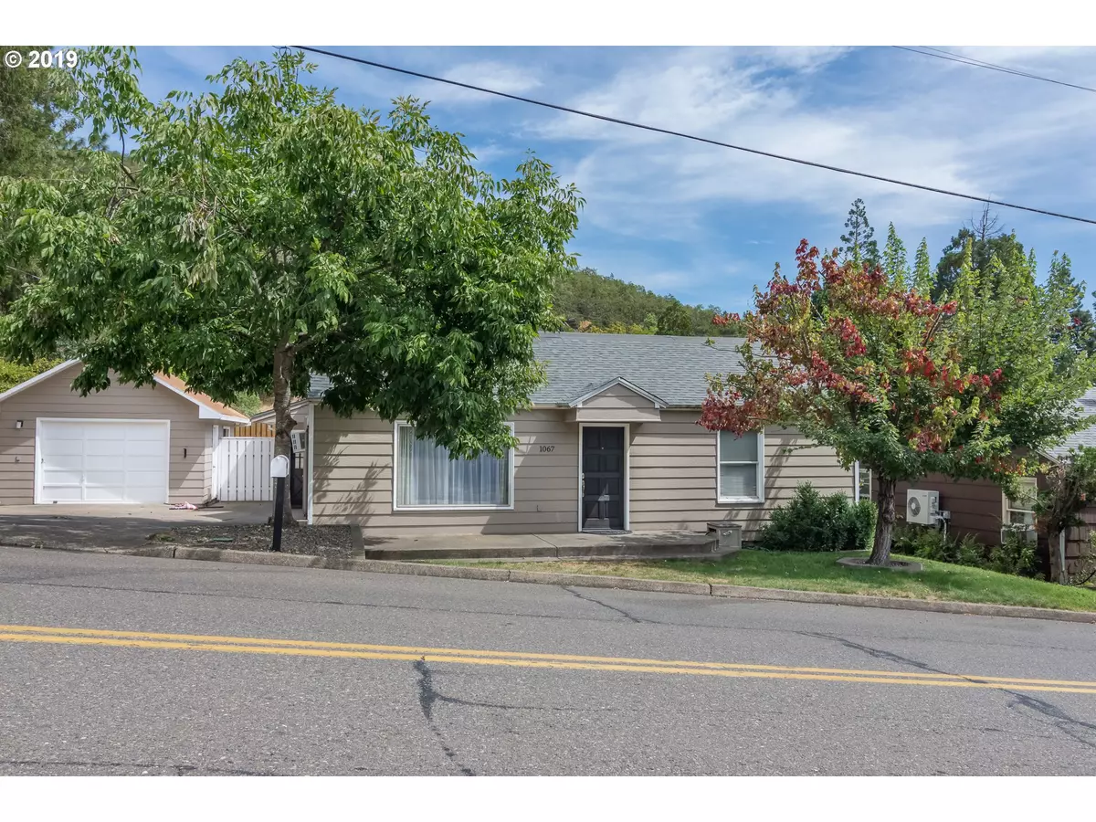 Roseburg, OR 97470,1067 NE LINCOLN ST