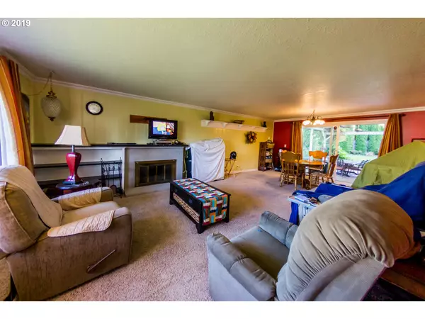 Springfield, OR 97477,2172 FIRESIDE CT