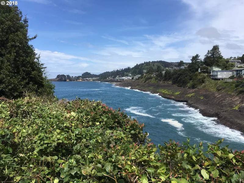 6 SW Cliff Street ST, Depoe Bay, OR 97341