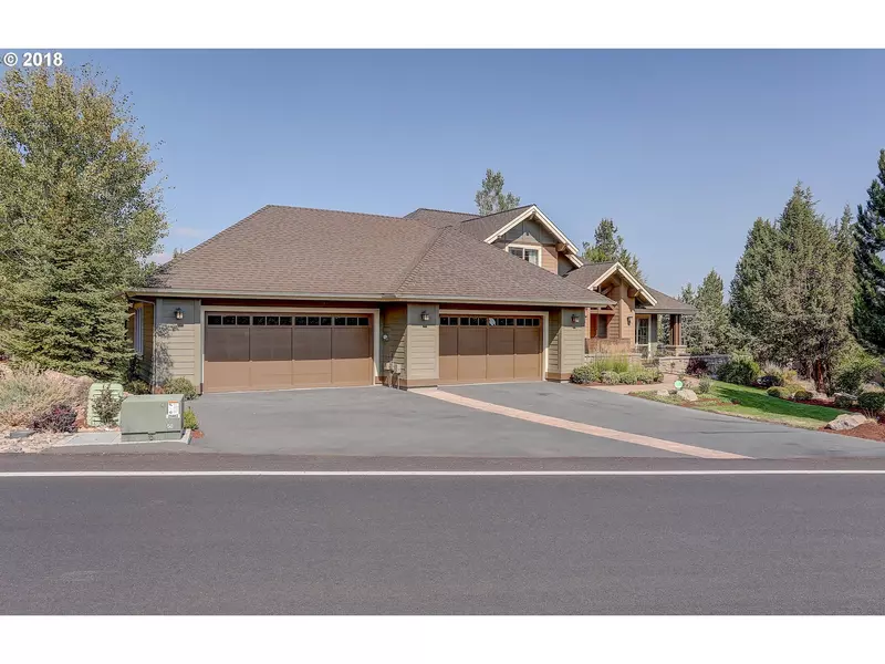 8915 MERLIN DR, Redmond, OR 97756