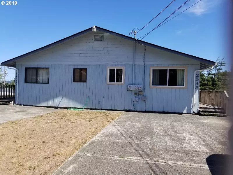 2543 MYRTLE, North Bend, OR 97459