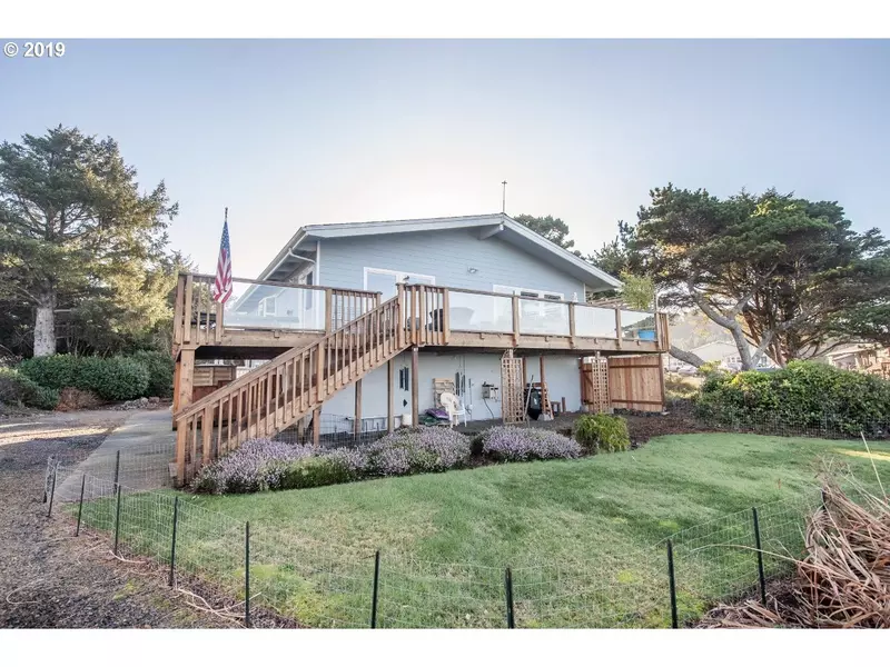 3135 FOGARTY AVE, Depoe Bay, OR 97341