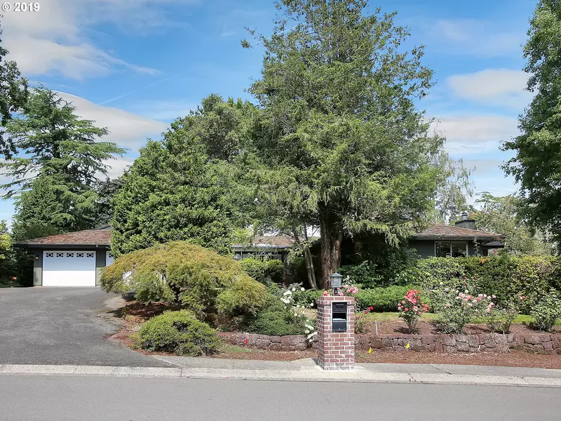 1405 COUNTRY COMMONS LN, Lake Oswego, OR 97034