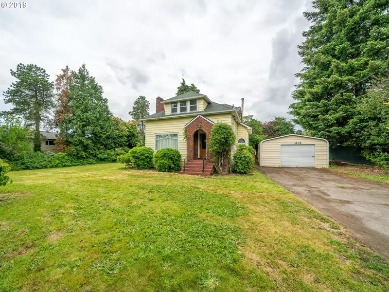 3205 SE RISLEY AVE, Milwaukie, OR 97267