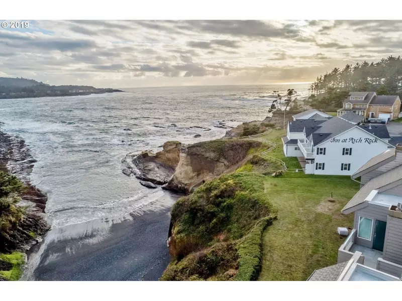 20 NW SUNSET ST #F-3, Depoe Bay, OR 97341