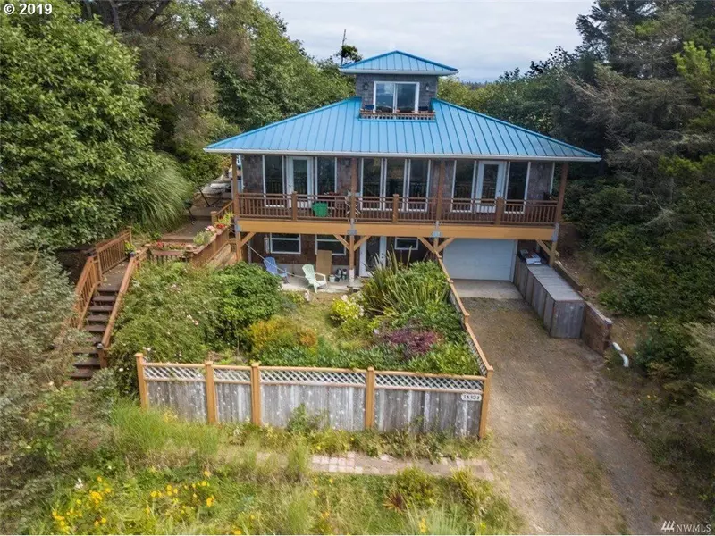 35304 J PL, Ocean Park, WA 98640